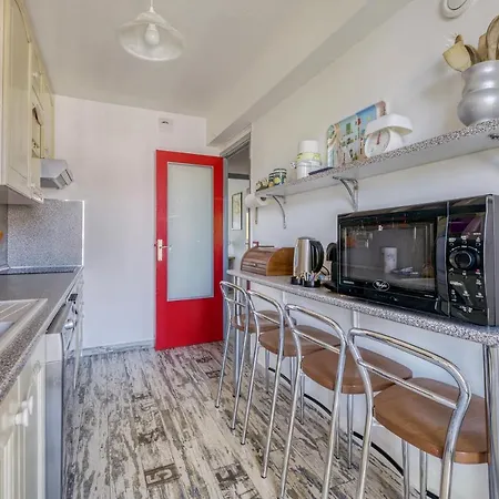 Greeter-appartement Lumineux Avec Vue Sur La *