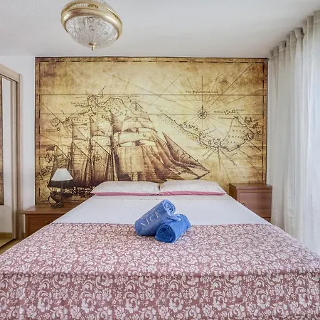 Greeter-appartement Lumineux Avec Vue Sur La *