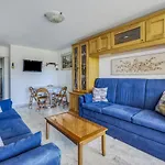 Greeter-appartement Lumineux Avec Vue Sur La *